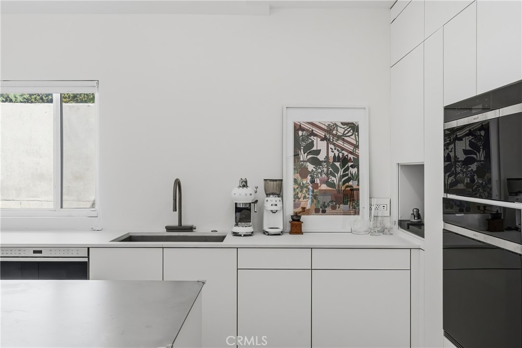 411 Woodcliffe