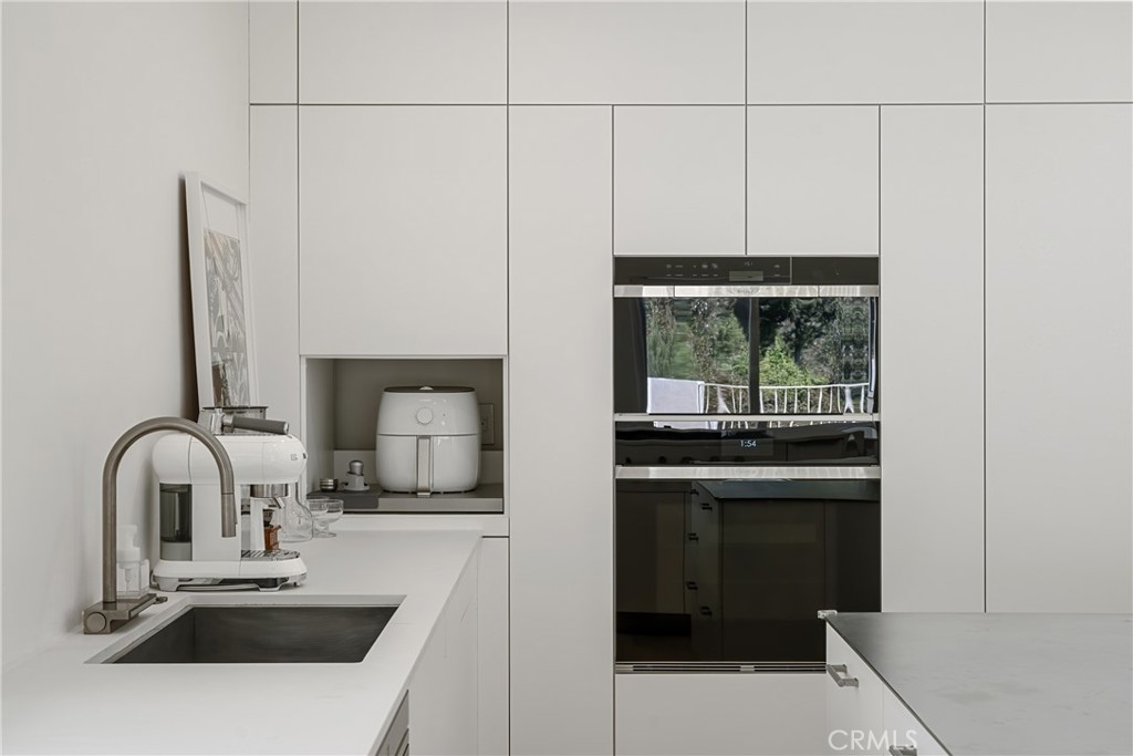 411 Woodcliffe