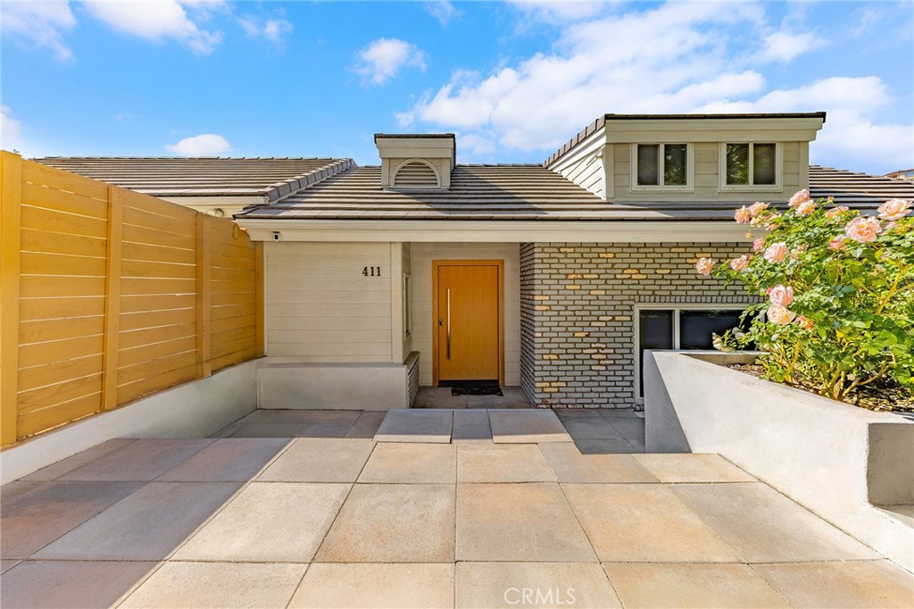 411 Woodcliffe