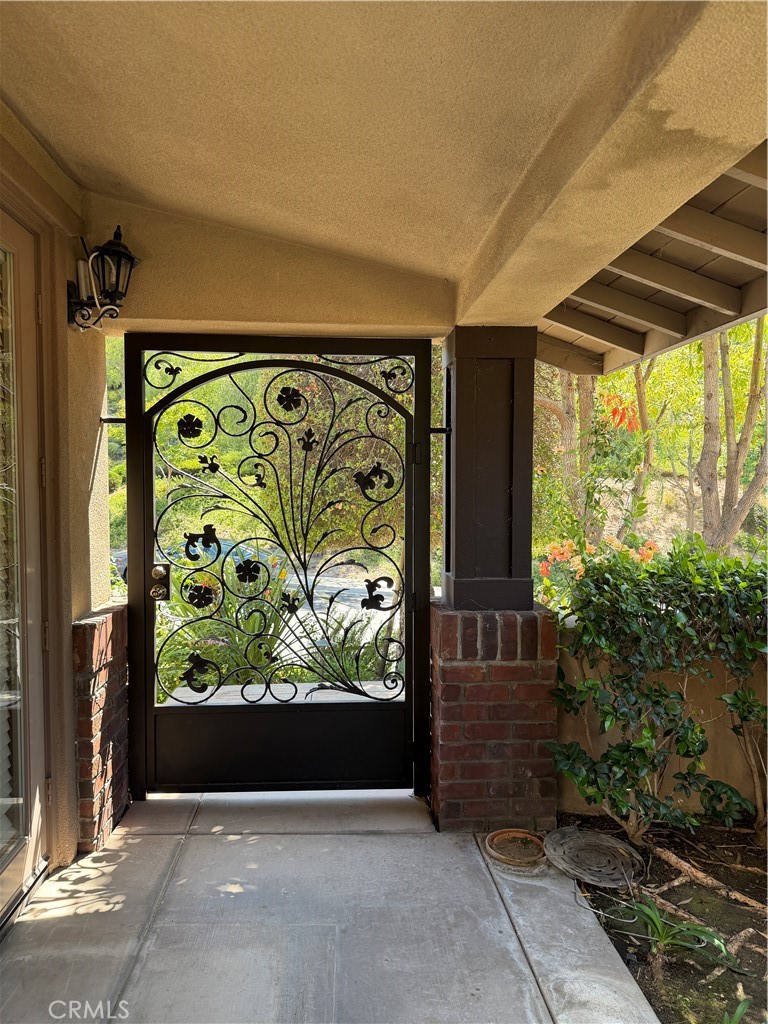 16333 Fox Hollow
