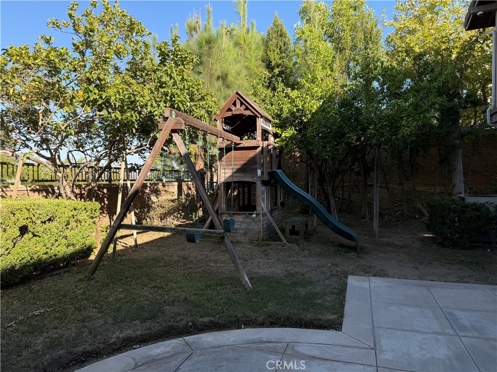 16333 Fox Hollow