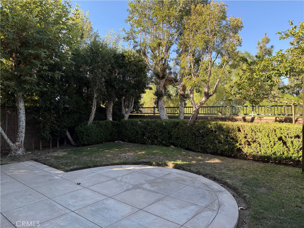 16333 Fox Hollow