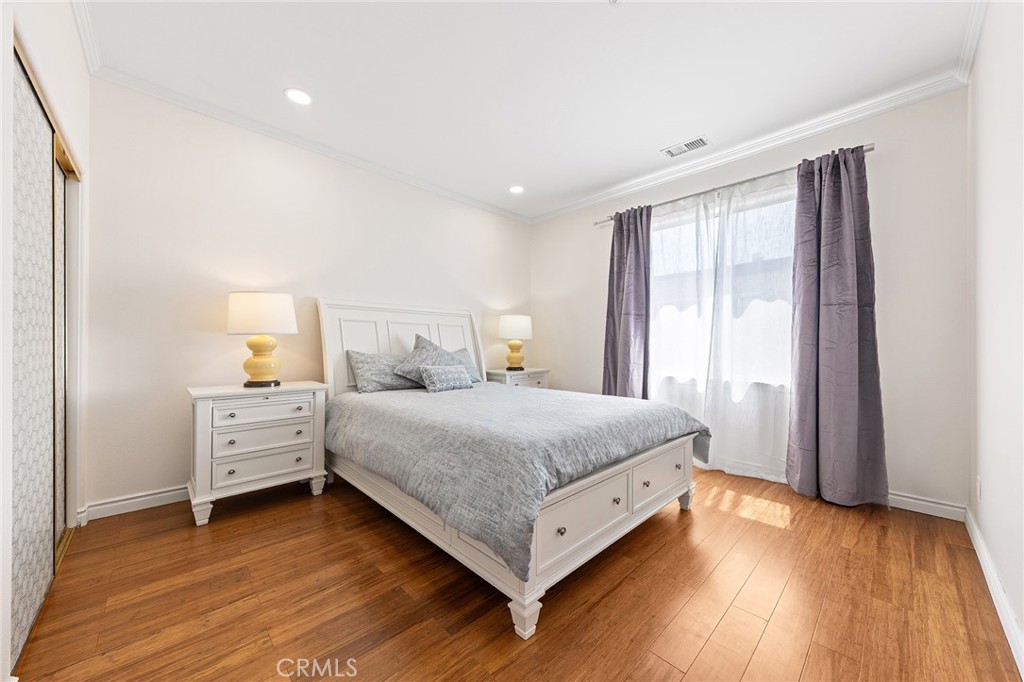 1116 W Huntington Dr D