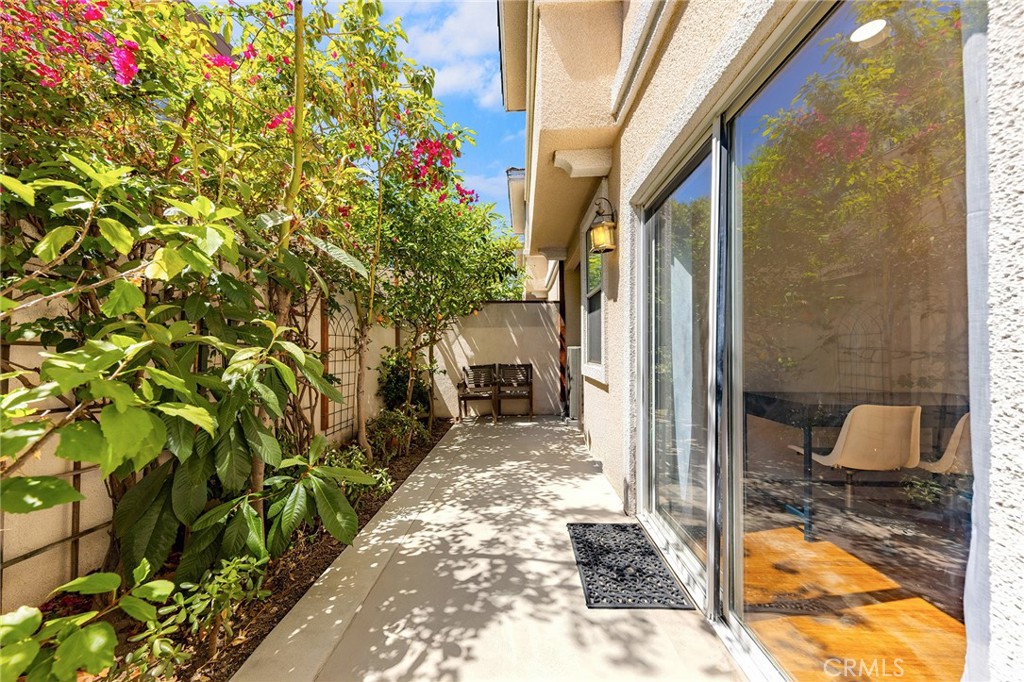 1116 W Huntington Dr D