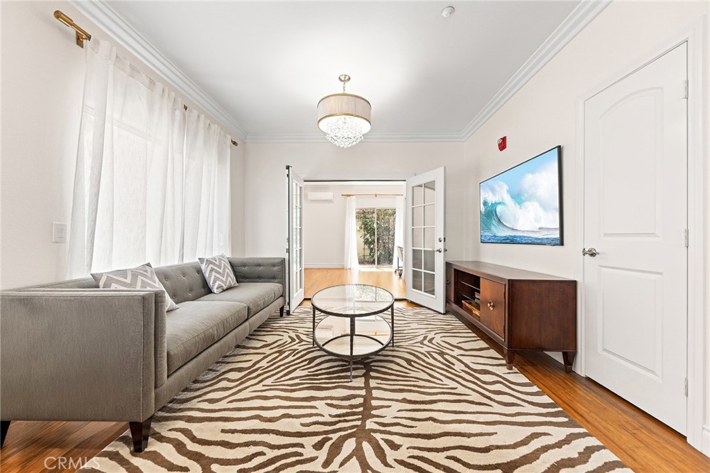 1116 W Huntington Dr D