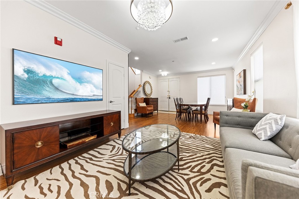 1116 W Huntington Dr D