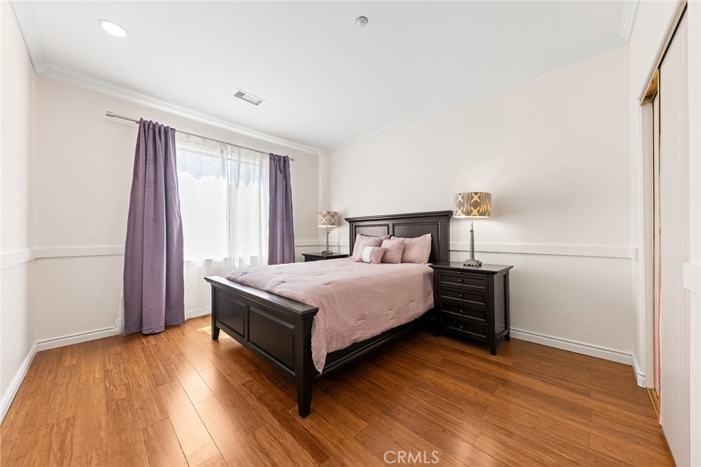 1116 W Huntington Dr D