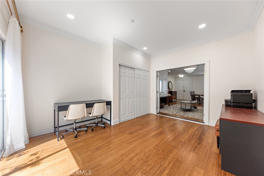 1116 W Huntington Dr D
