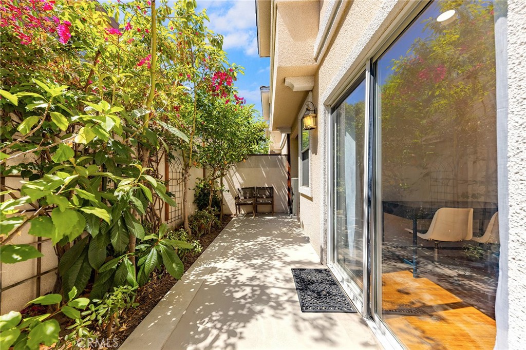 1116 W Huntington Dr D