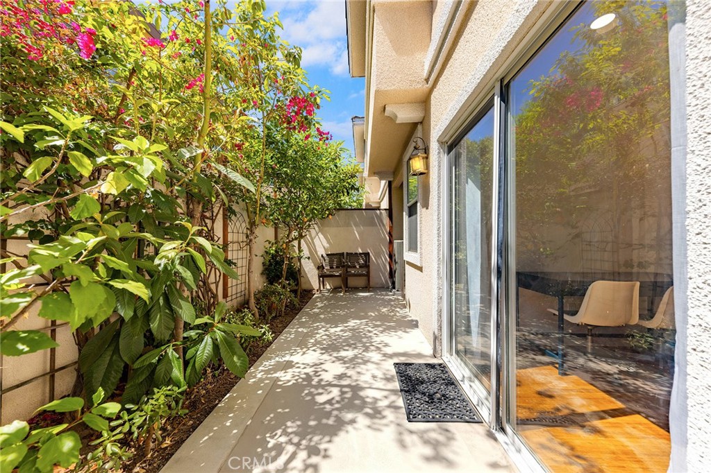 1116 W Huntington Dr D