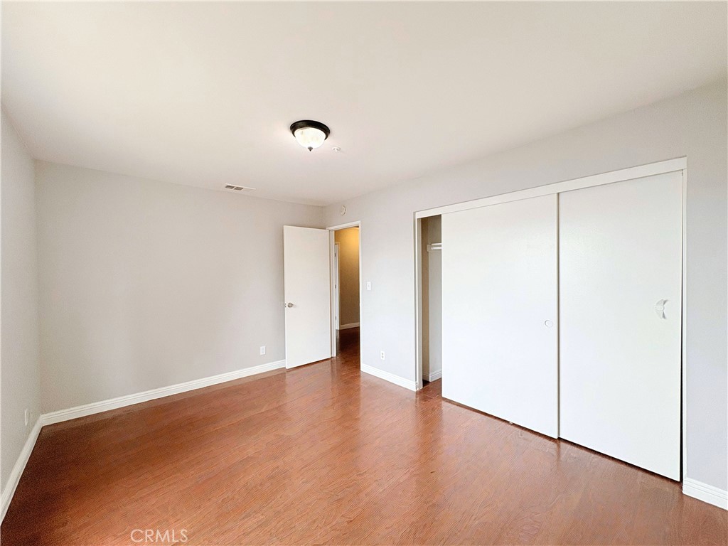 877 S Greenwood