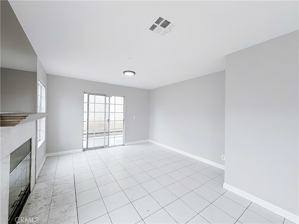 877 S Greenwood