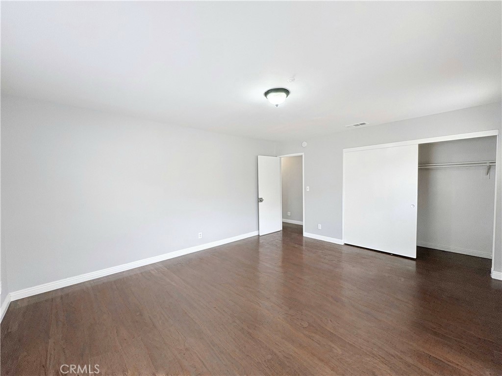 877 S Greenwood