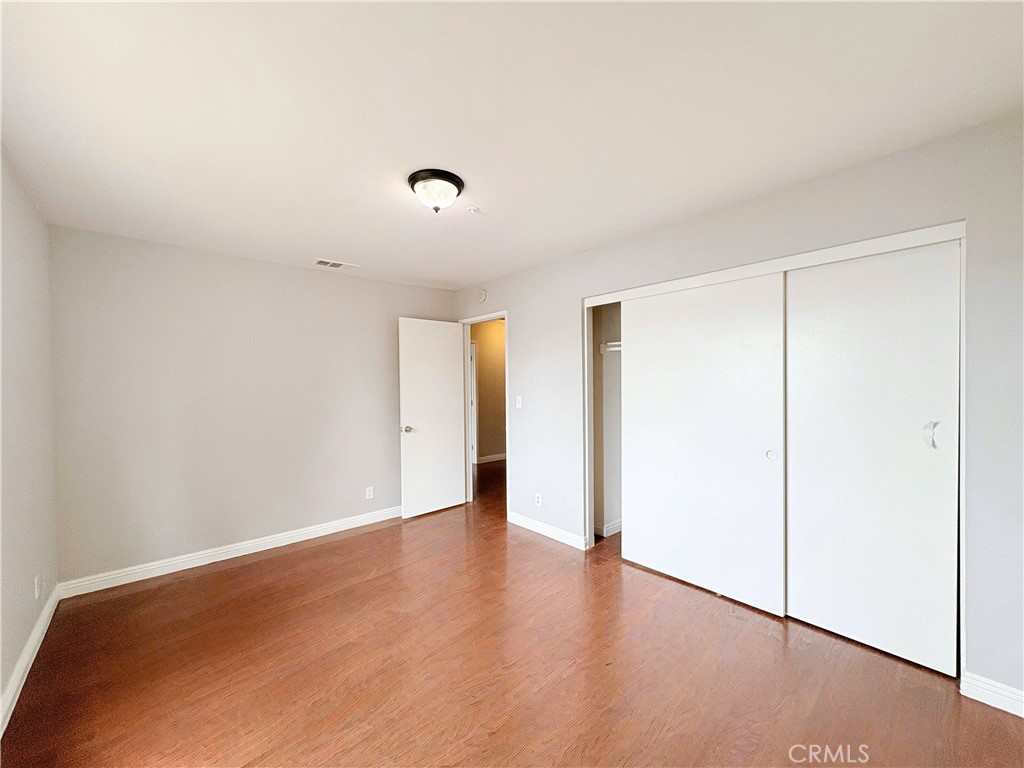 877 S Greenwood