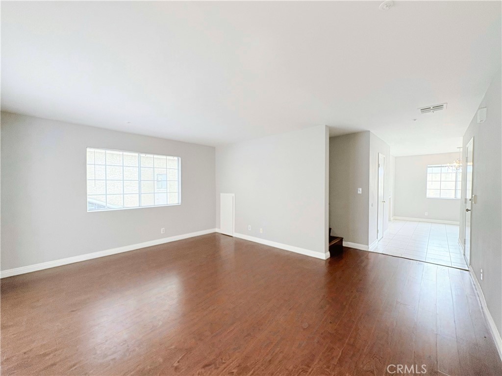 877 S Greenwood