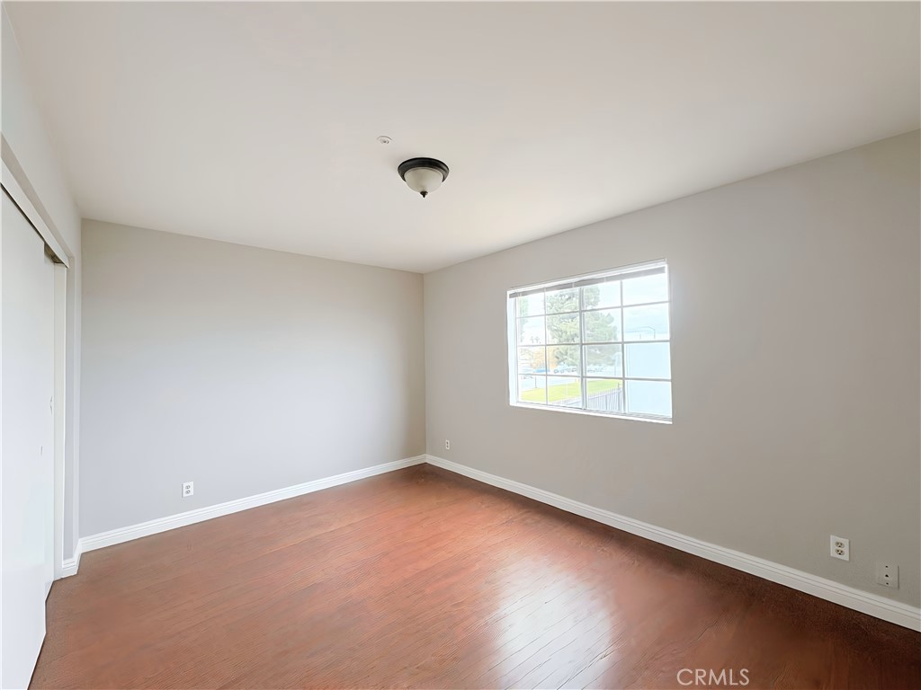 877 S Greenwood