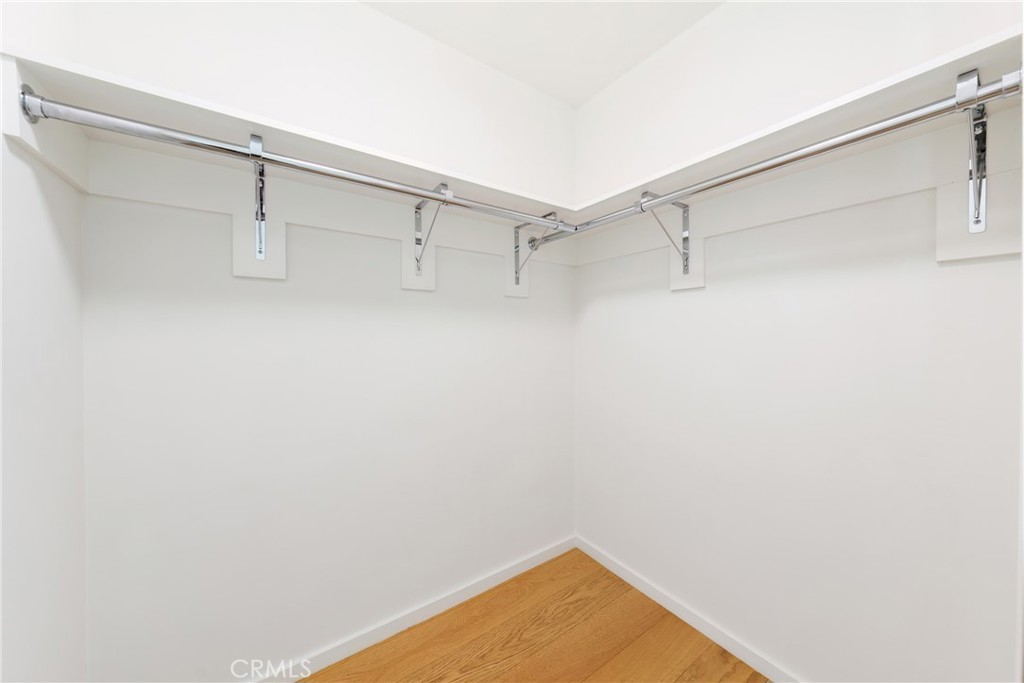 889 Francisco St 1210