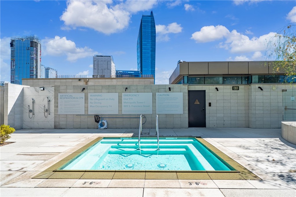 889 Francisco St 1210