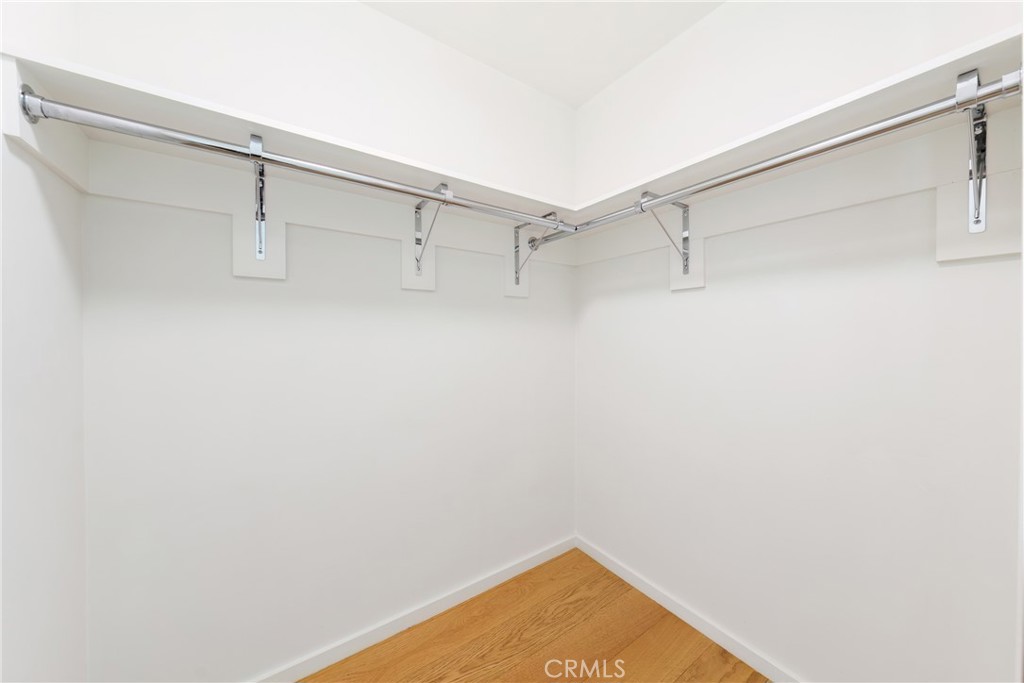 889 Francisco St 1210