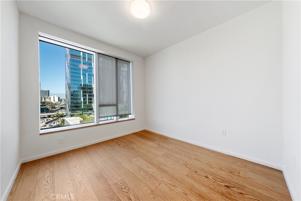 889 Francisco St 1210