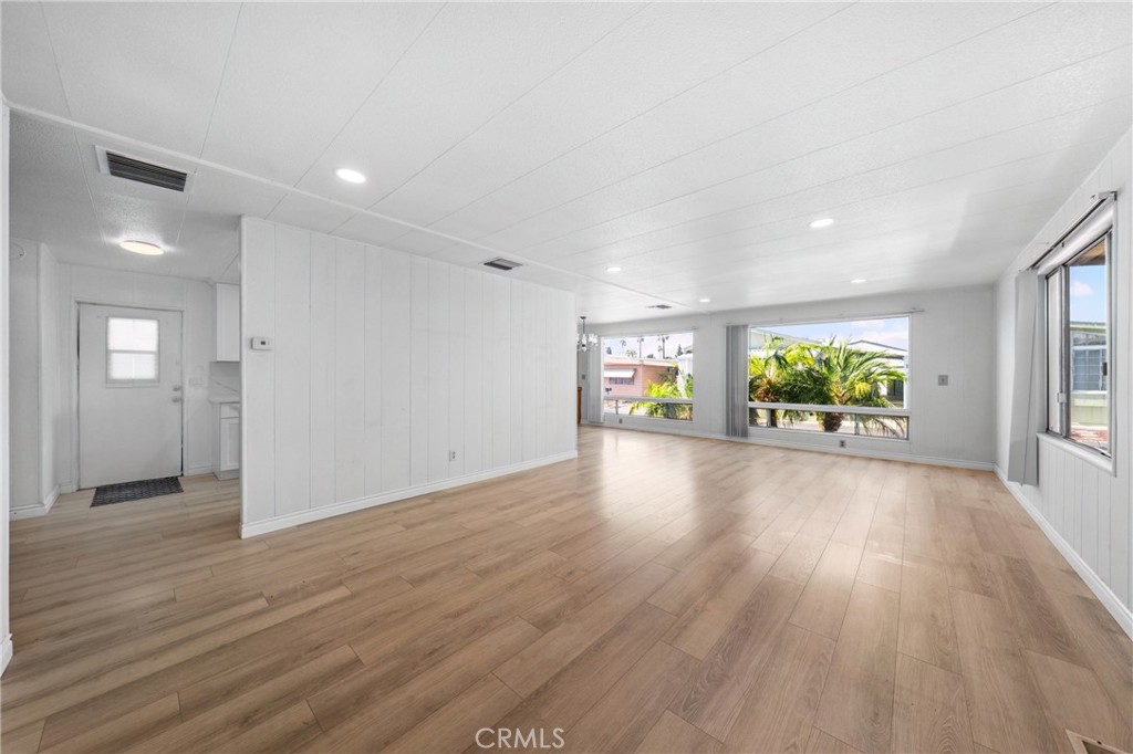 1205 W Cypress St 146