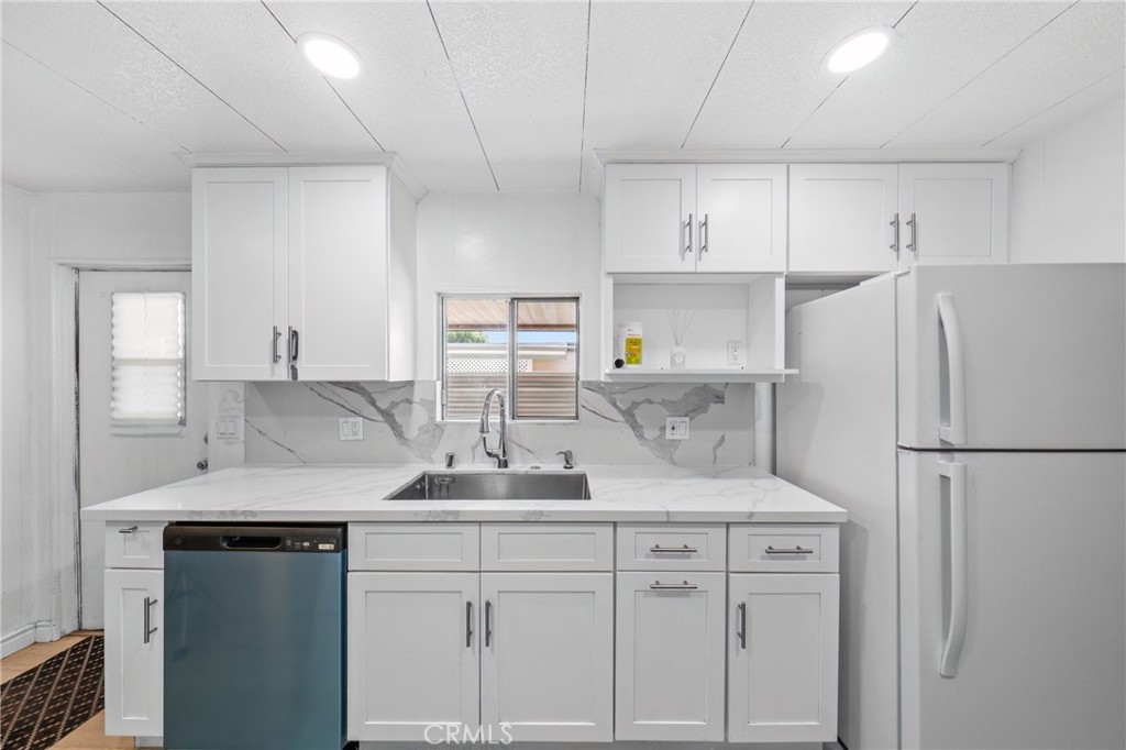 1205 W Cypress St 146