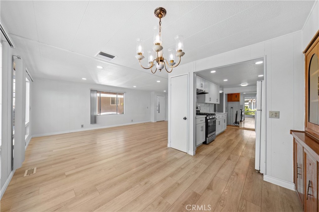 1205 W Cypress St 146