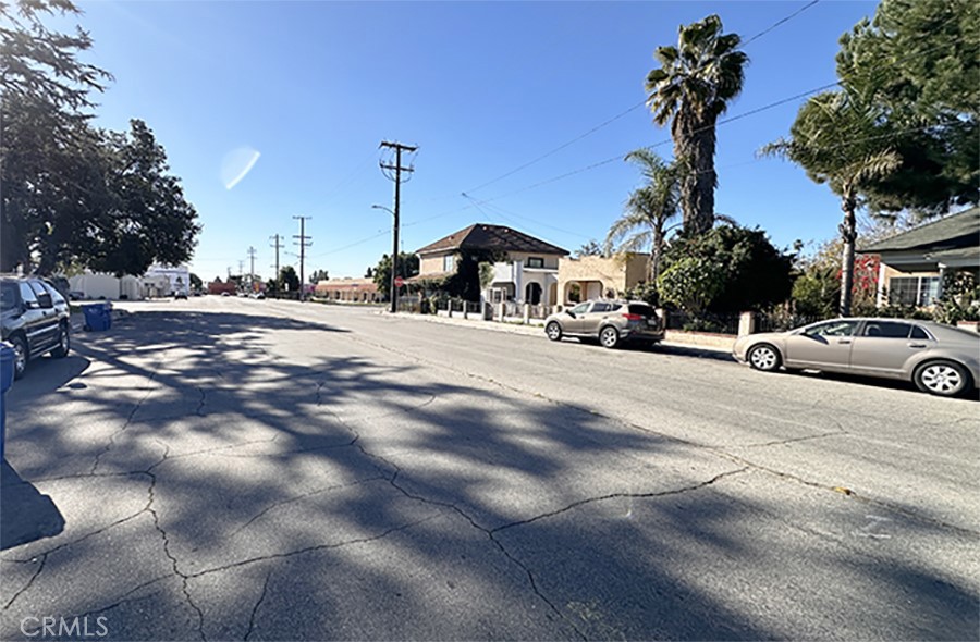348 N Palomares