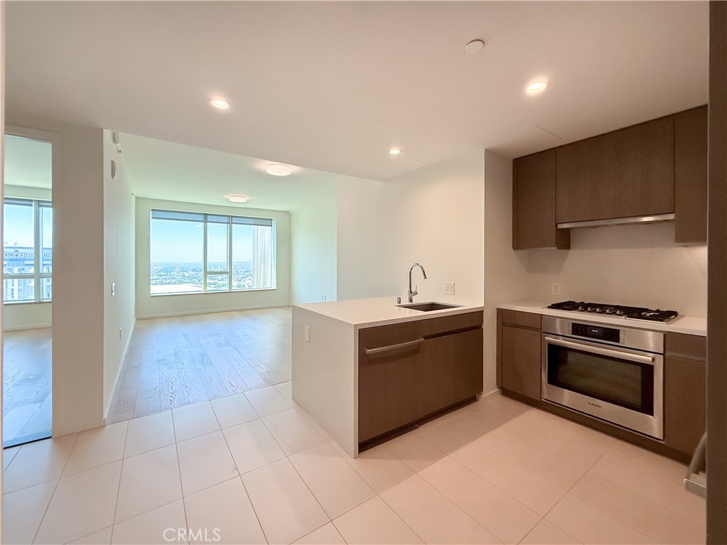 889 Francisco 2502