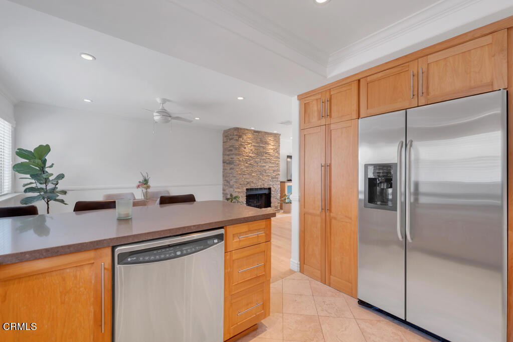 699 County Square Drive 5