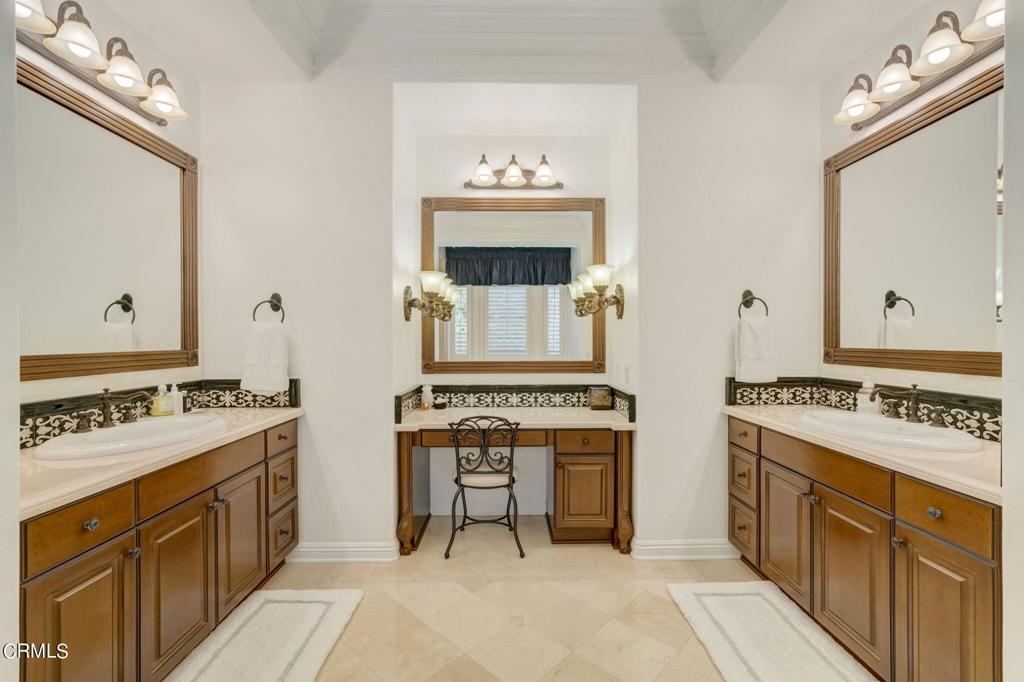 1204 Arroyo View Street