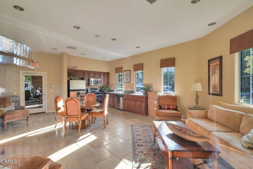 242 Riverdale Court 826