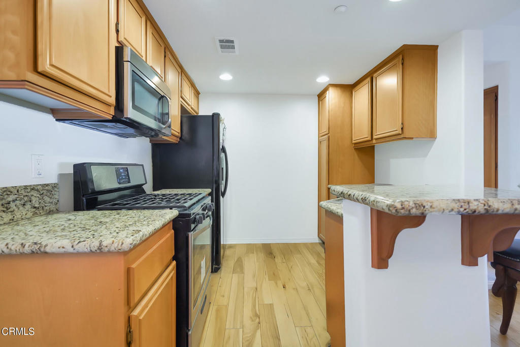 242 Riverdale Court 826