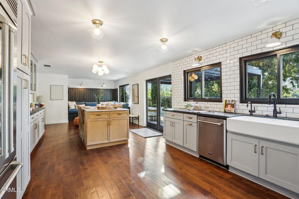 4123 Patrick Henry Place