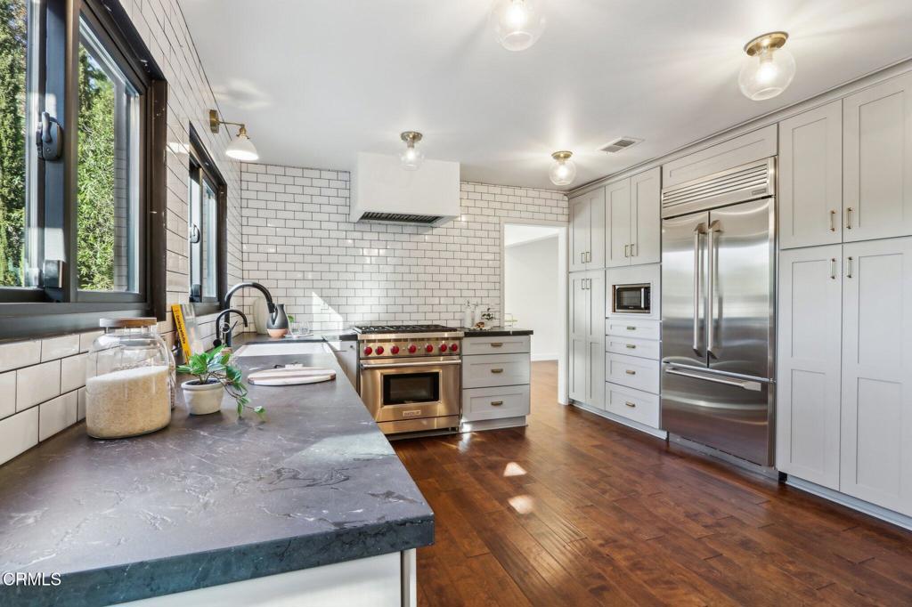 4123 Patrick Henry Place