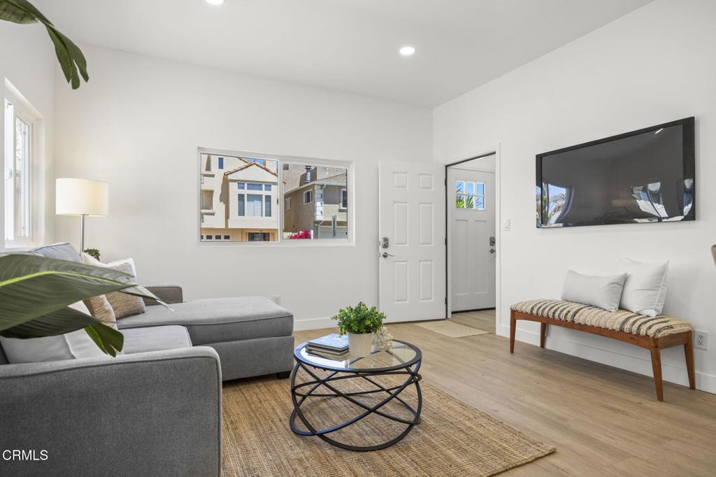 152 Los Angeles Avenue