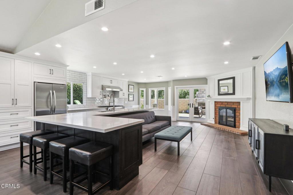 5406 luis Drive