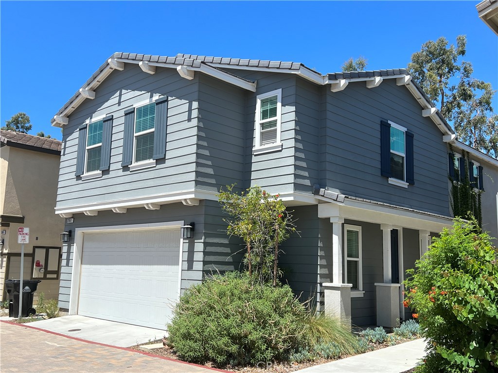 2061 E Sentinel Privado