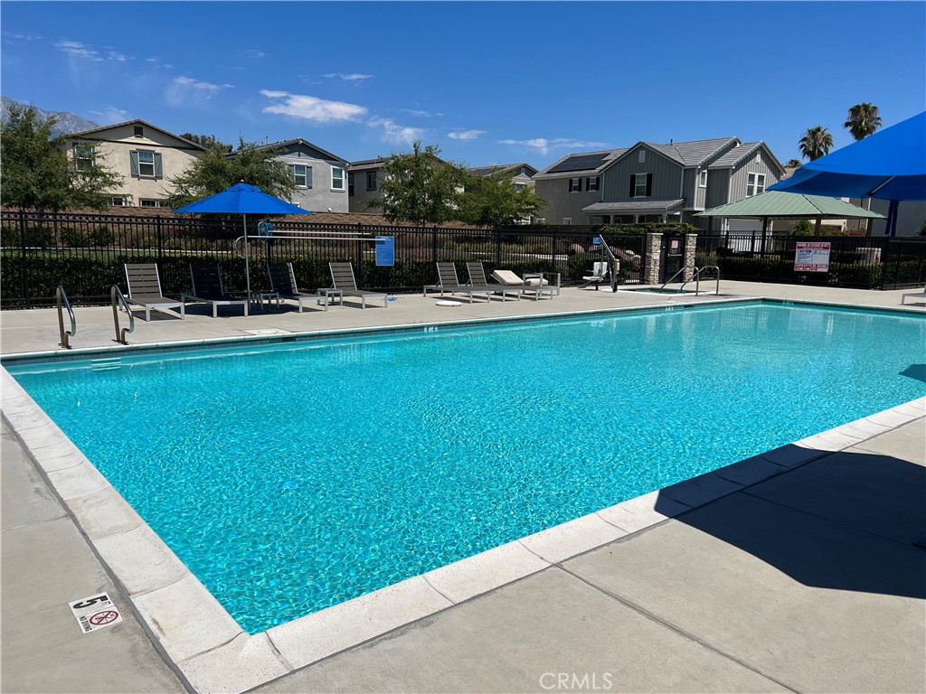 2061 E Sentinel Privado