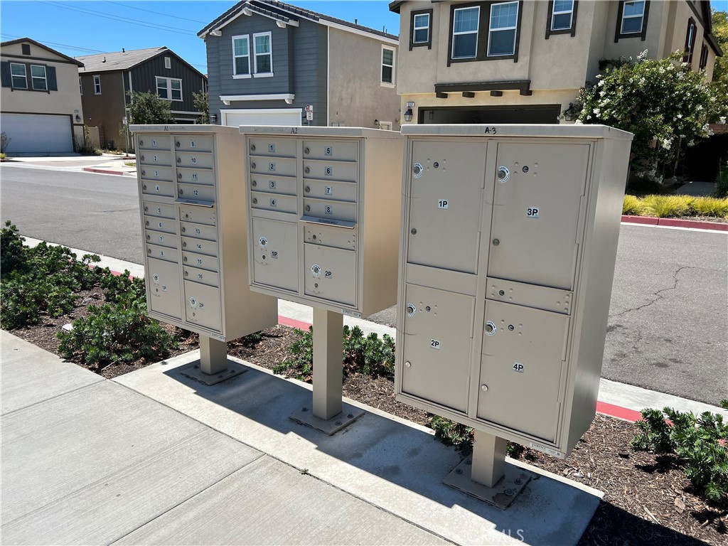 2061 E Sentinel Privado