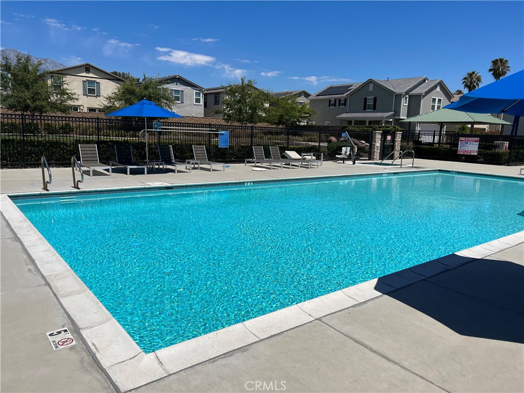 2061 E Sentinel Privado