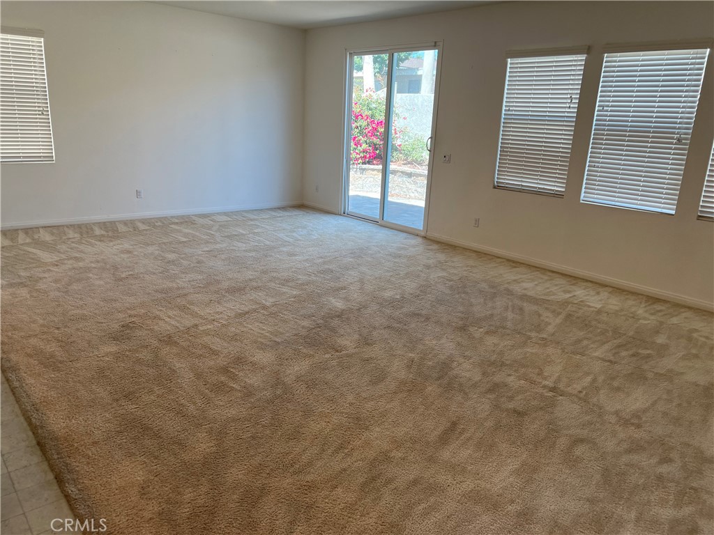 2061 E Sentinel Privado