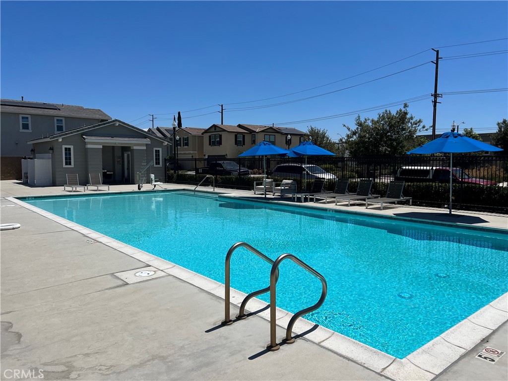 2061 E Sentinel Privado