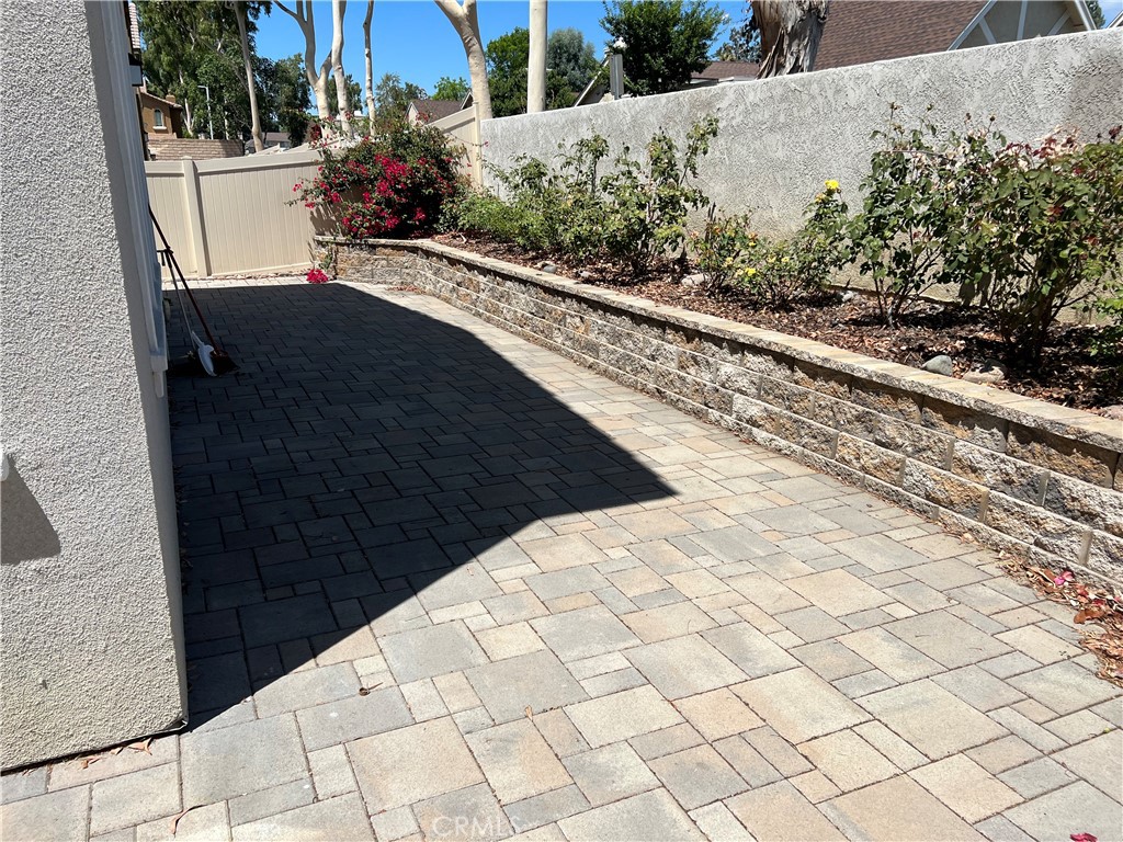 2061 E Sentinel Privado