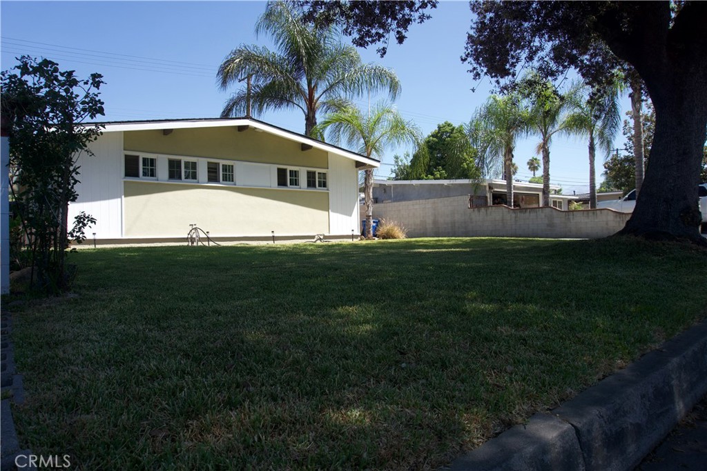 821 E Haltern Street