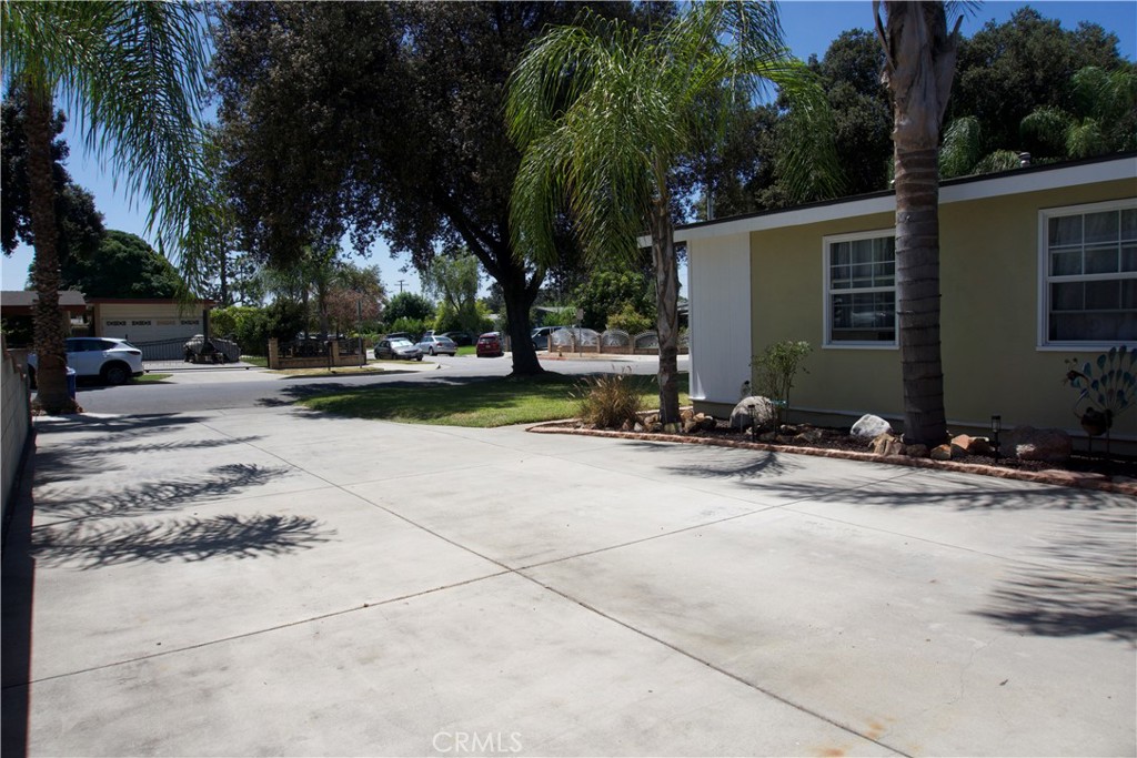 821 E Haltern Street