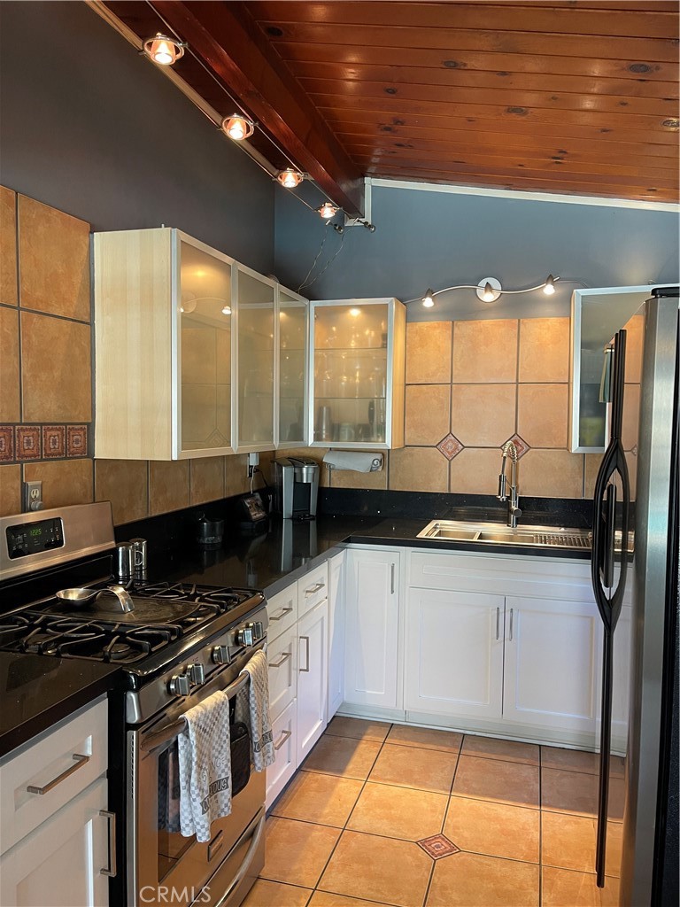 821 E Haltern Street