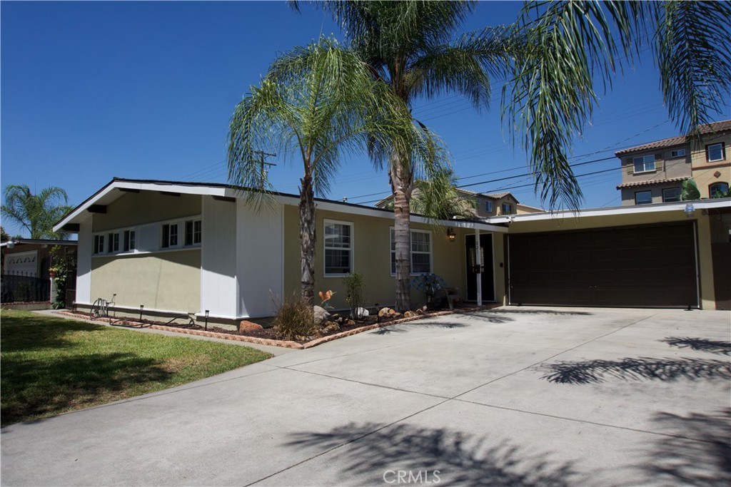 821 E Haltern Street