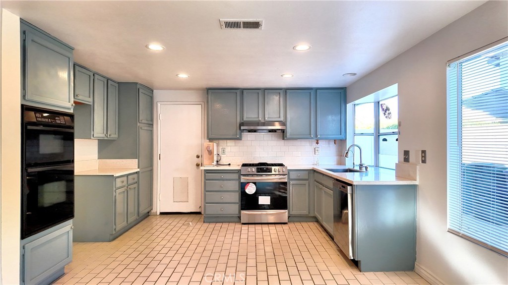 21602 Golden Poppy Court