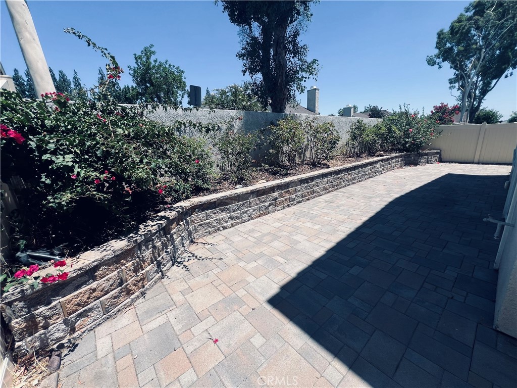 2061 E Sentinel Privado